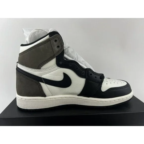 Nike Air Jordan 1 Retro High OG Dark Mocha Youth Size 4Y Sneakers 575441-105 - Picture 8 of 12